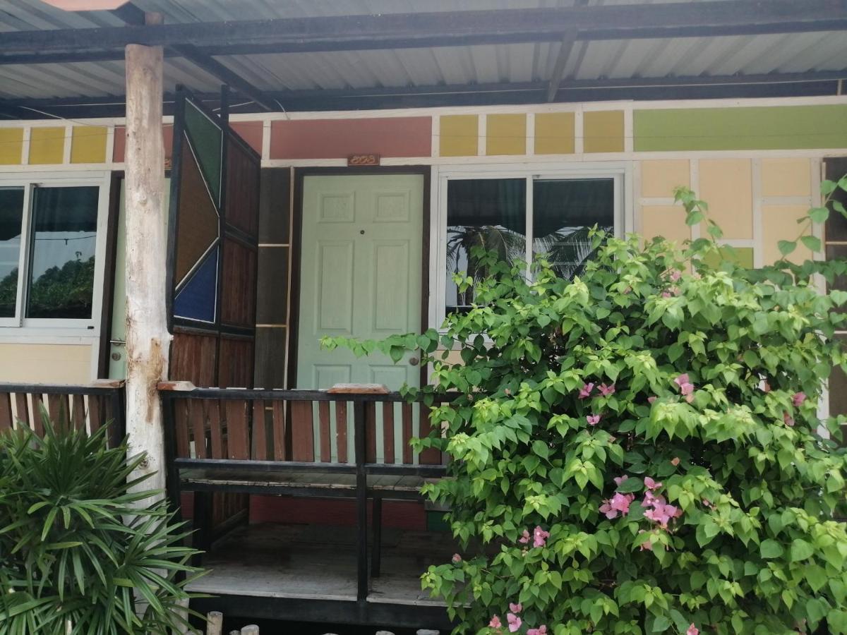 Nang Phraya Resort Phayuha Khirim Экстерьер фото